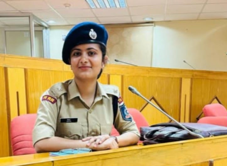 Divya Tanwar Divya Tanwar